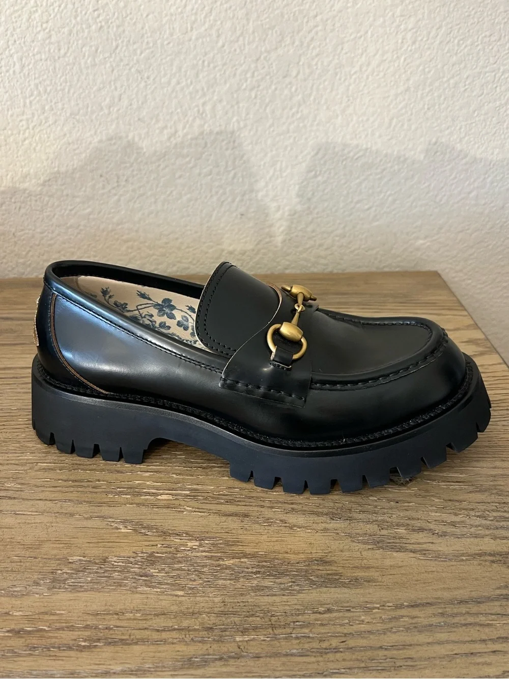 Gucci Cordovan Lux Lug Sole Black Gold Horsebit Bee Embroidered leather loafers